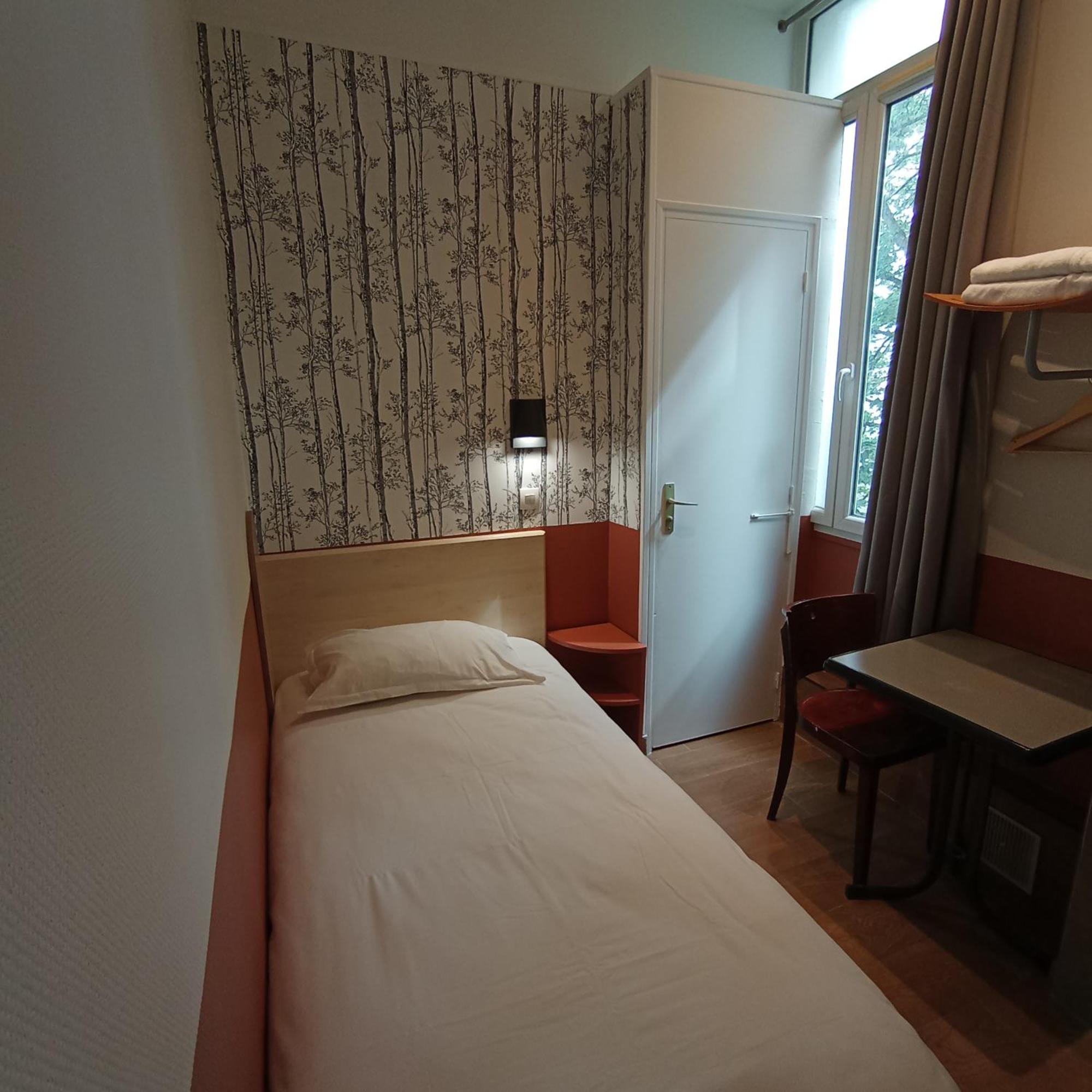 Single Room Private Bathroom