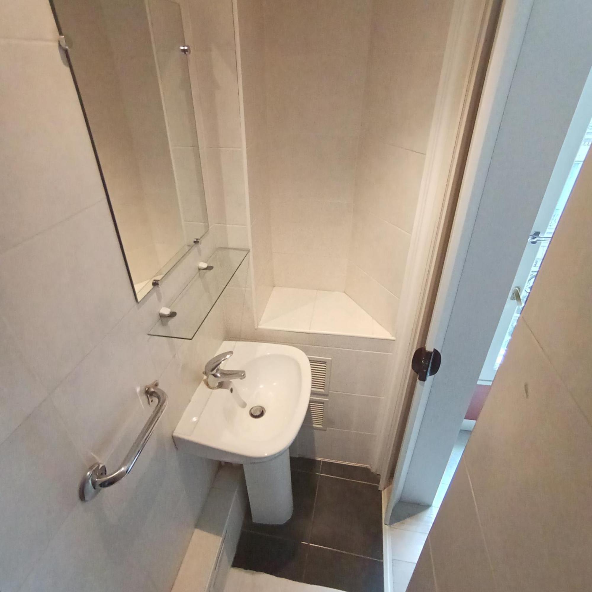 Single Bed 3-Bed Male Dormitory Room