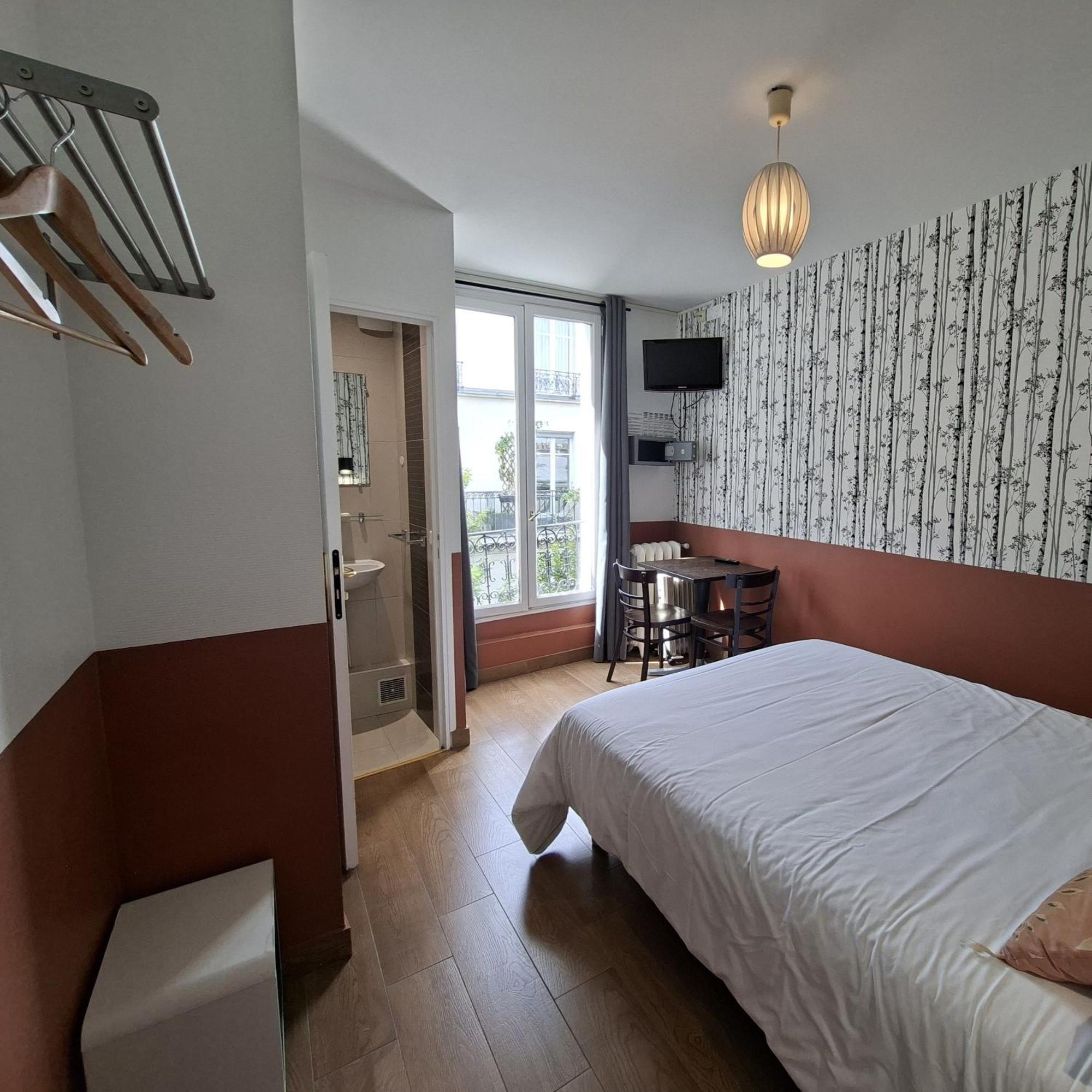 Double Room Private Bathroom