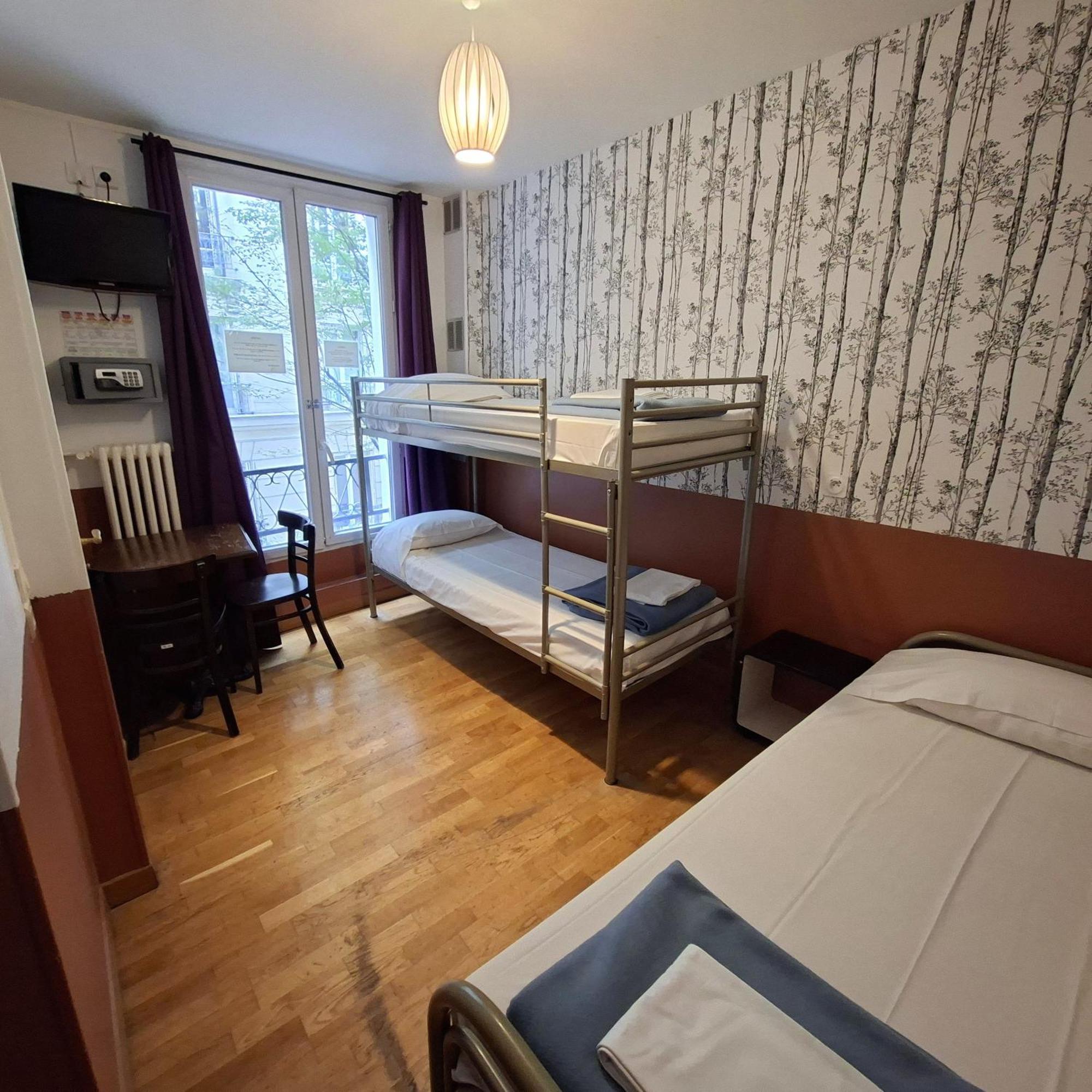 Single Bed 3-Bed Male Dormitory Room